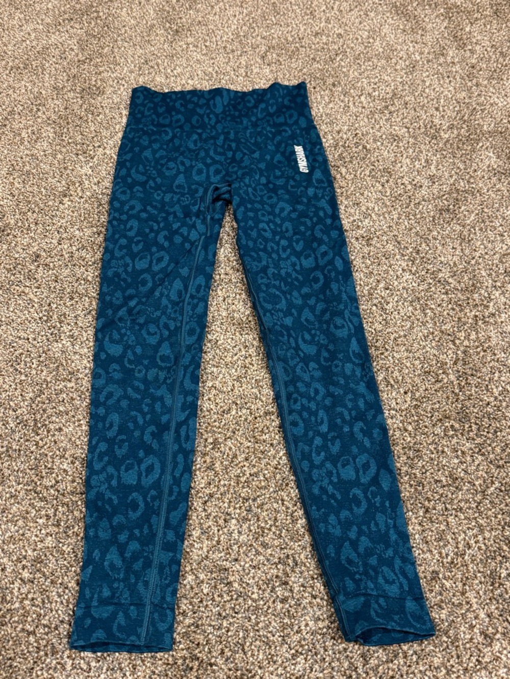Gymshark: women Teal Leopard Print Leggings size XS : clean